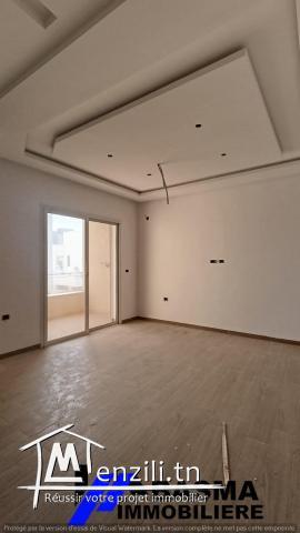 Un immeuble de sept appartement s+2 à vendre situé à Hay Riadh Ghazali