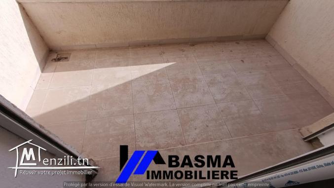 Un immeuble de sept appartement s+2 à vendre situé à Hay Riadh Ghazali