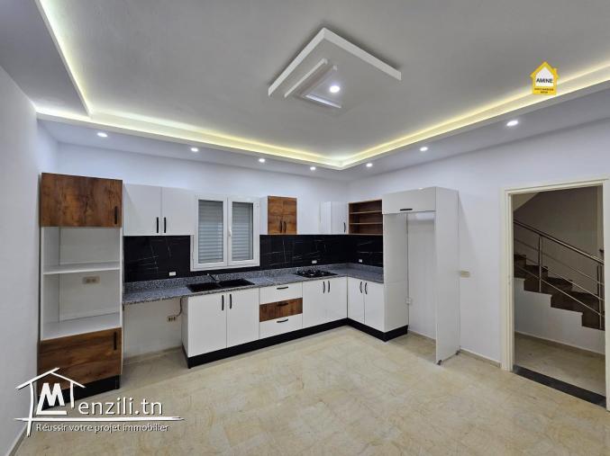 A vendre spacieuse villa avec piscine proche de mer à Djerba Midoun