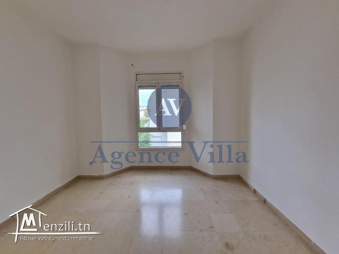 un duplex s+3 à la marsa avec jardin