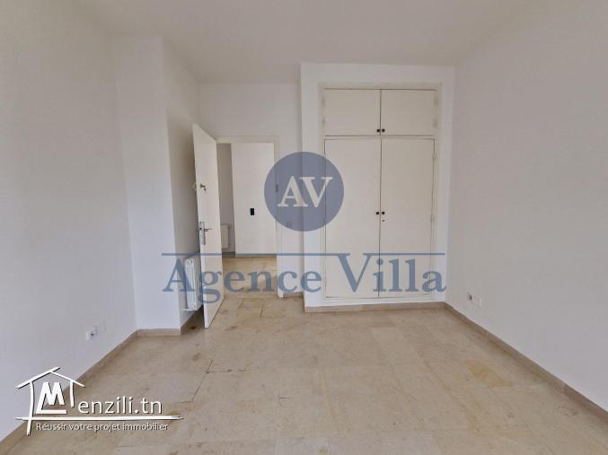 un duplex s+3 à la marsa avec jardin