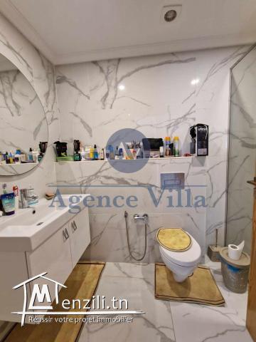 une villa s+4 avec piscine à la marsa