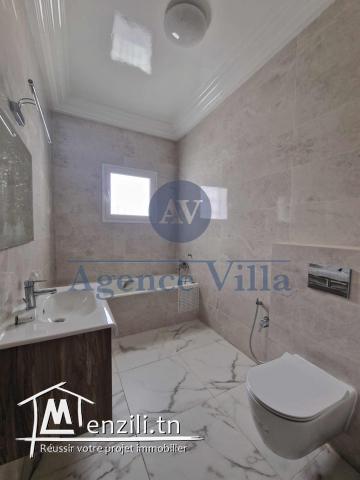 une villa s+4 à la marsa