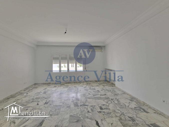 une villa s+4 à la marsa