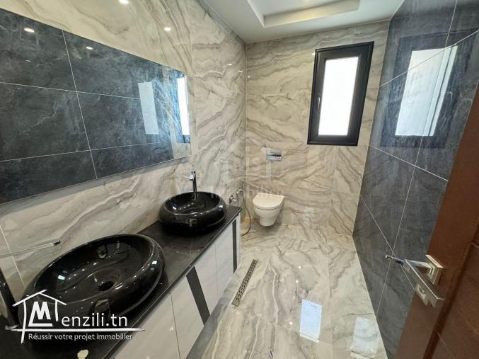 Belle villa toute neuve S+4 avec piscine à Hammamet à vendre 51355351