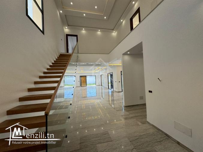Belle villa toute neuve S+4 avec piscine à Hammamet à vendre 51355351