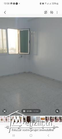 S+2 situé dans un quartier sécurisé à l AOUINA