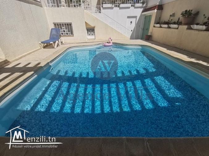 un réez de chaussée s+4 à la marsa avec piscine