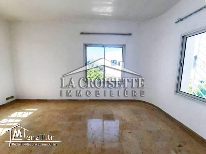 Villa S+5 avec piscine à La Marsa  ZVL0208