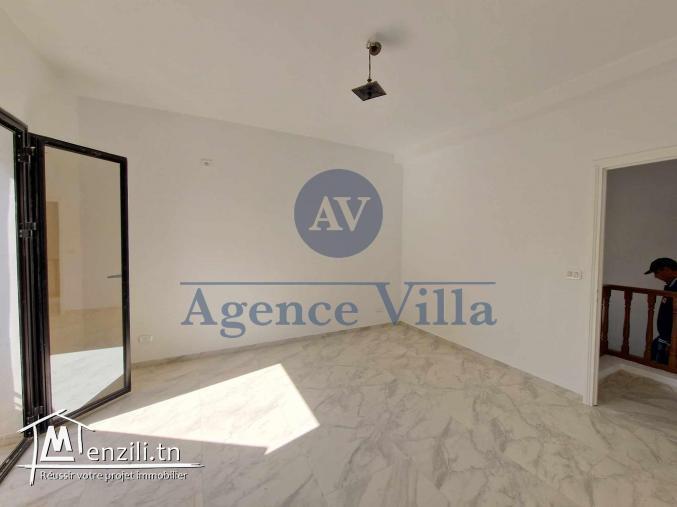 une villa s3 avec piscine à la marsa