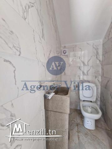 une villa s3 avec piscine à la marsa