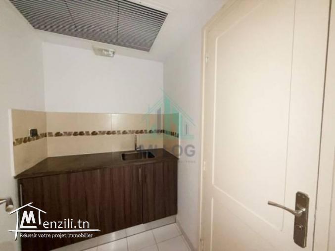 Un Hall2 de 80m² à La Nouvelle Medina