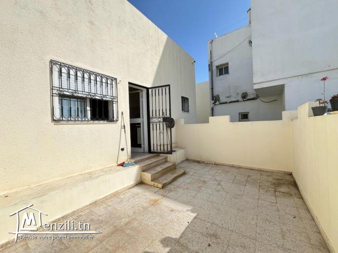 Location étage de villa S+3 dans un quartier calme et sécurisé