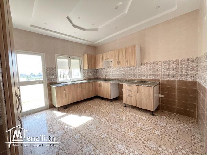 Location étage de villa S+3 dans un quartier calme et sécurisé