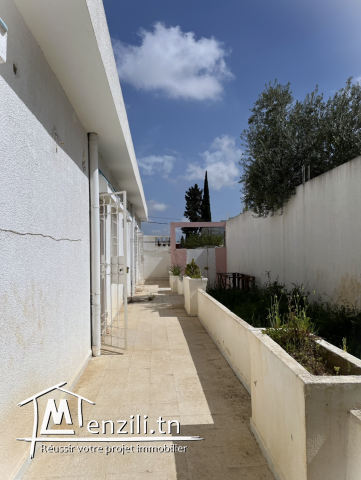 Maison disponible à la location à El Manzah 5.