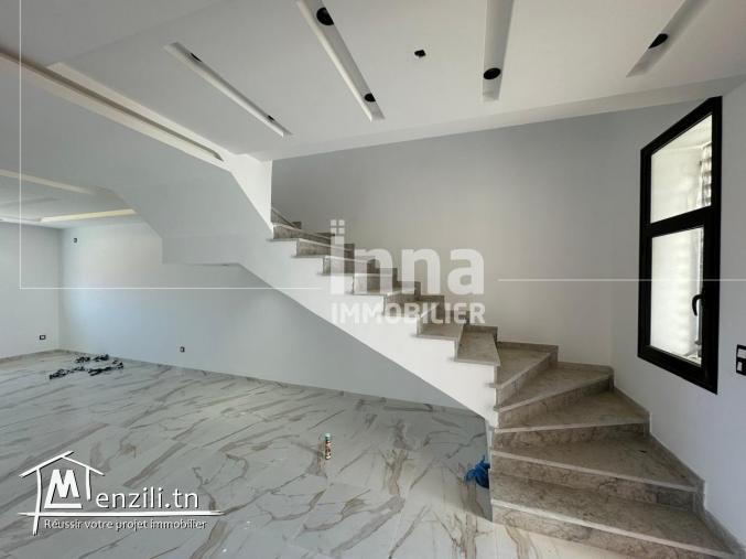 Duplex S+3 pied dans l'eau à Kerkouen