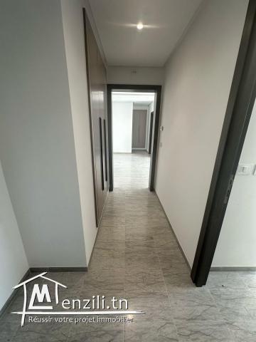 À LOUER : Un appartement S+2 situé à Cité Wahat