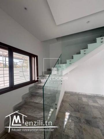 Villa S4 avec Piscine à Carthage