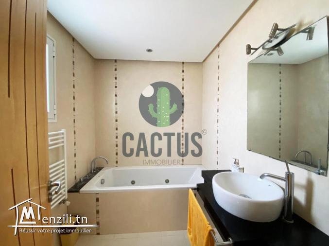 Villa S+4 pied dans l’eau avec piscine à Jinen Béni Khiar