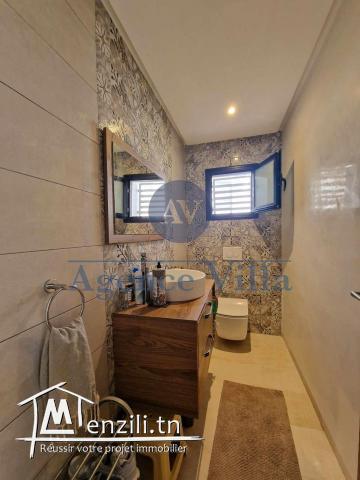 une villa s+3 à gammarth avec piscine