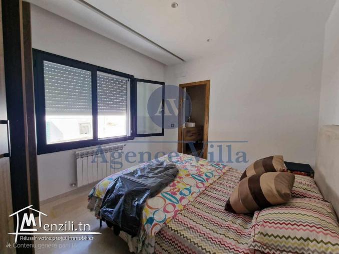 une villa s+3 à gammarth avec piscine