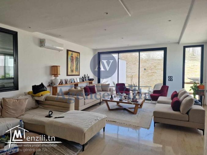 une villa s+3 à gammarth avec piscine