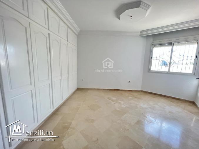villa de 314 m² a louer