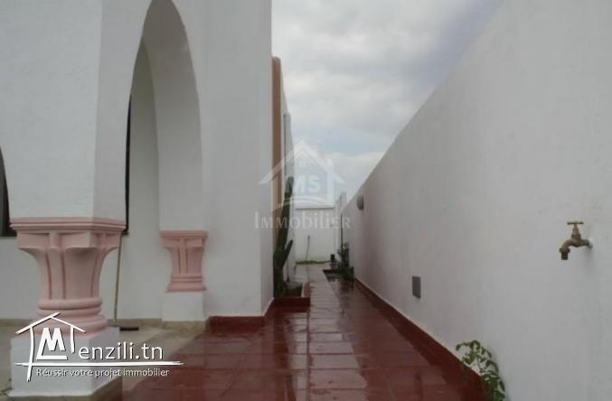 Villa avec piscine et jardin à Hammamet Sud à vendre 51355351
