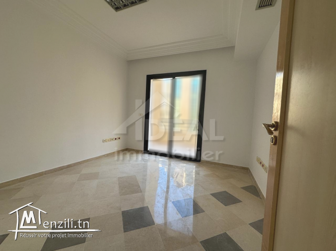 AL Bureau 150m² au Lac1