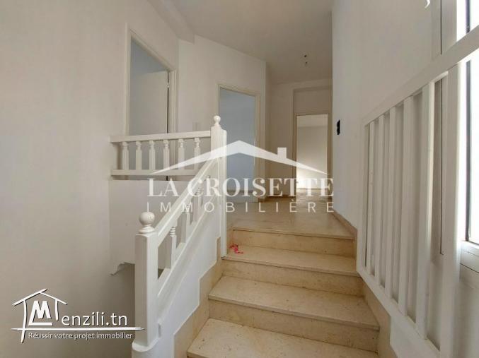 Duplex S+4 avec jardin à La Marsa ZDL0654