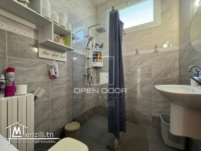 Rez de chaussée de villa s3 avec jardin à la Marsa