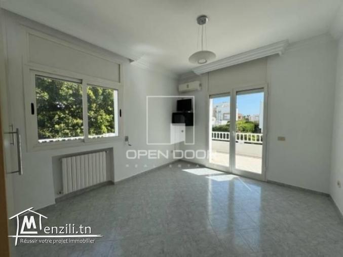 A louer  Villa S5 à la Marsa