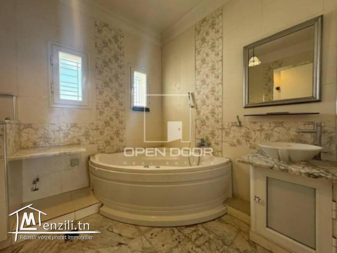 Etage de villa s3 à cité les pins