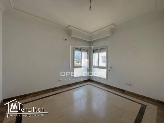 Etage de villa s3 à cité les pins