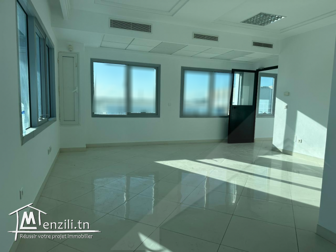 À Louer : Bureau avec Terrasse aux Berges du Lac1