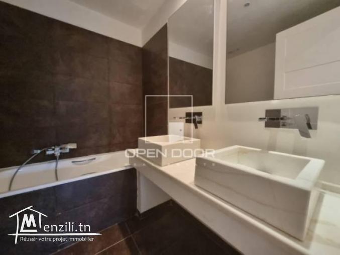 Triplex s5 avec ascenseur à Gammarth Village