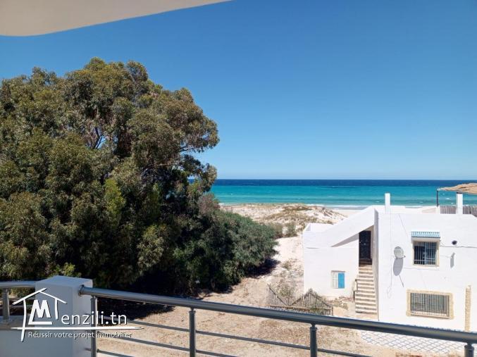 Appartement pieds dans l'eau à plage hammam ghezez