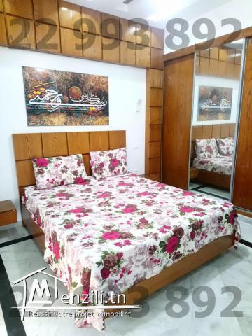 Villa piscine pied dans l'eau