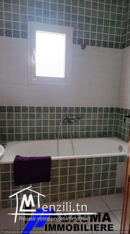 Un étage de villa s+3 à louer situé à chatt mariem