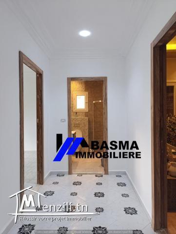 Une villa s+4 à louer situé à chatt mariem