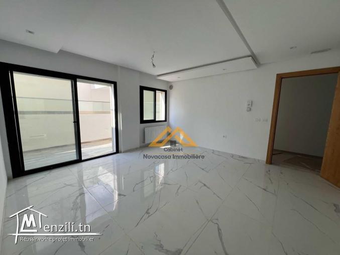 À Vendre : Appartement S+1 Haut Standing à Tantana, Résidence Pied Dans L'Eau