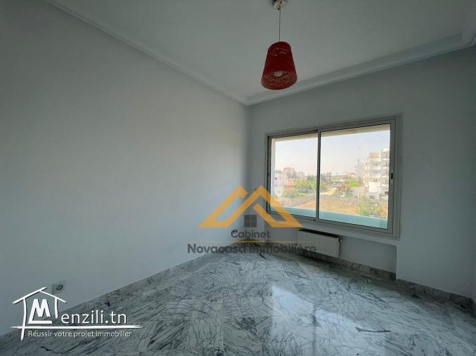 A vendre  un appartement  s+3 à kantaoui