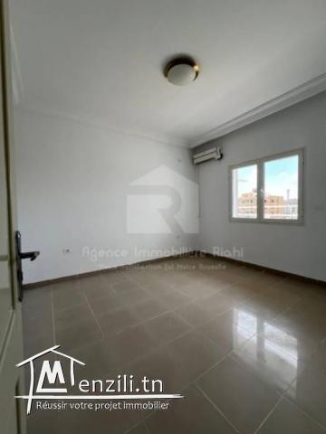 À LOUER  un appartement S2 non meublé avec terrasse situé à Hammam Sousse côté de la plage