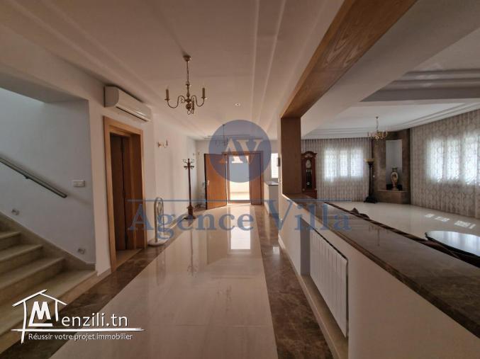 une villa à usage bureautique s+9 neuve au lac1