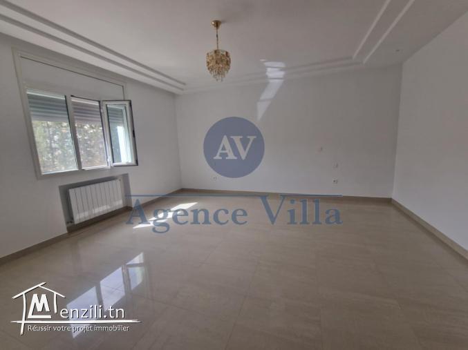 une villa à usage bureautique s+9 neuve au lac1