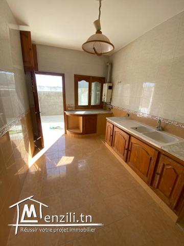 À Vendre – Maison traditionnelle avec duplex S+4