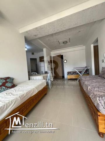 À VENDRE  Un appartement S1 pied dans l'eau situé à Chatt Meriem Sousse