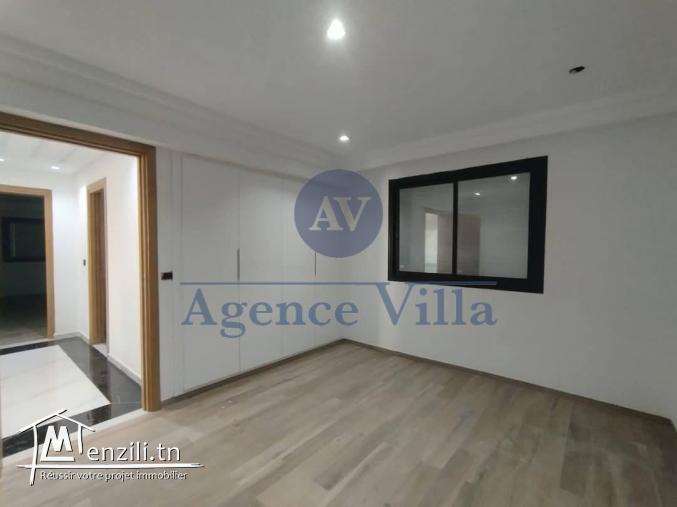 un triplex s4 neuf à ain zaghouan avec jardin