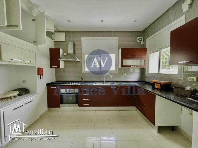 une villa s+4 avec jardin à carthage byrsa