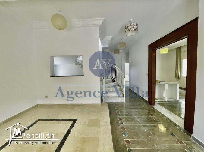 une villa s+4 avec jardin à carthage byrsa